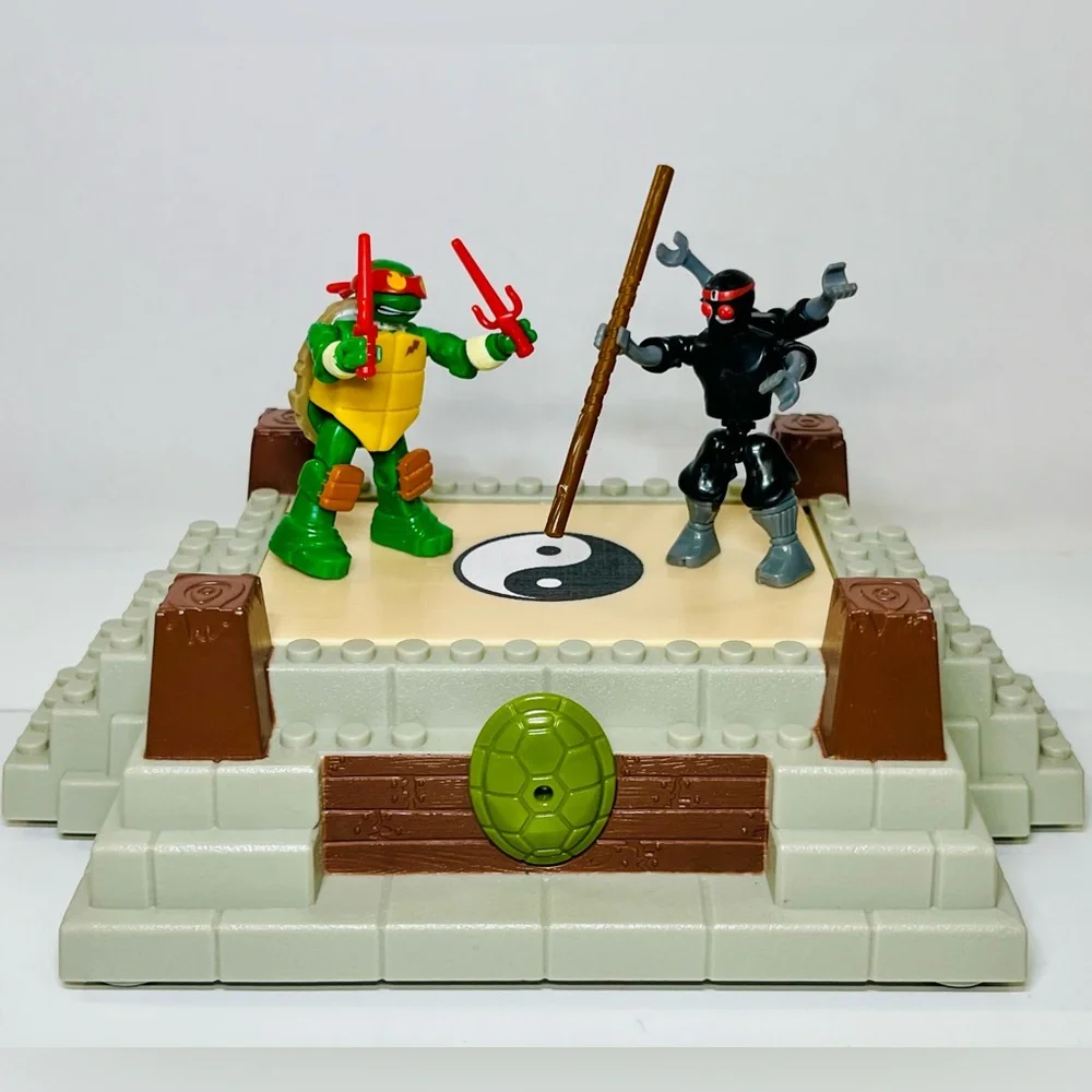 RARE TMNT Mega Bloks Minifigures & Battle Arena